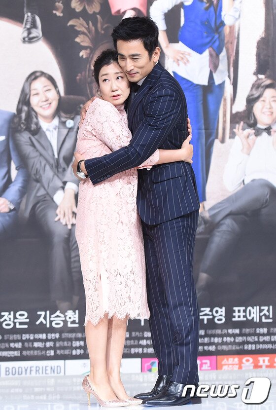 본문 이미지 - 배우 라미란, 차인표가 '월계수 양복점 신사들'에서 부부로 만났다. ⓒ News1star / 권현진 기자