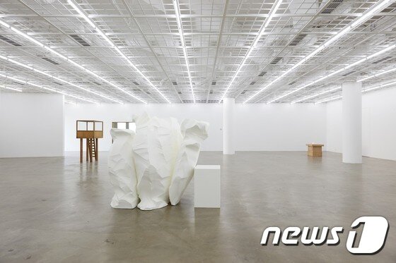 본문 이미지 - 연작전'커넥트1:스틸 액츠' 중  정서영 작품 전시전경 ⓒ News1