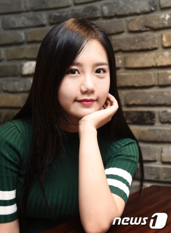 본문 이미지 - 가수 송하예가 최근 서울 고척 스카이돔 스카이워크몰에서 진행된 뉴스1스타와의 인터뷰에서 컴백 소감을 밝혔다. ⓒ News1star / 고아라 기자