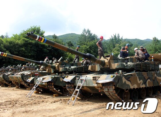 본문 이미지 - K2 흑표 전차.(육군 제11기계화보병사단 제공)2016.8.3/뉴스1 ⓒ News1 박태순 기자