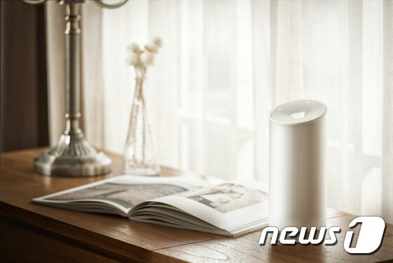 본문 이미지 - SK텔레콤이 자체기술로 개발한 음성인식 기반 인공지능(AI) 서비스 '누구'. (사진제공=SK텔레콤) ⓒ News1