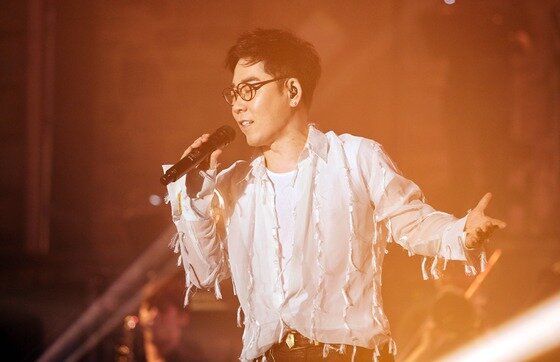 본문 이미지 - 김연우가 20주년 단독 콘서트 '땡큐'를 성황리에 마쳤다. ⓒ News1star / 딜라잇컴퍼니주식회사