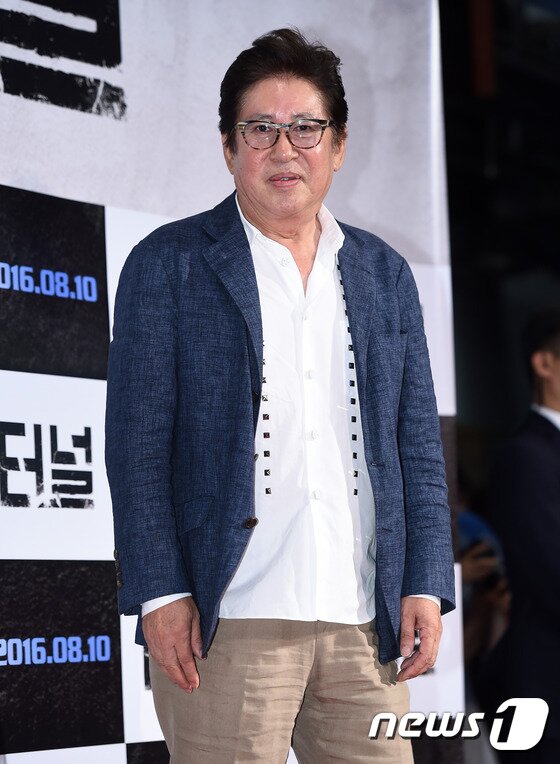 '낙태강요 피소' 김용건 "출산 지원" vs 39세 연하女 "진의 맞나 ...