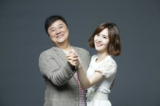 본문 이미지 - 트로트 가수 남진이 윤수현과 손잡고 신곡을 발표했다. ⓒ News1star / 앨범 재킷