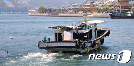 본문 이미지 - 충남 홍성군 서부면 남당로의 어촌마을. 이곳은 제철때마다 새조개, 대하, 꽃게 축제가 열린다. ⓒ News1