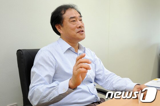 본문 이미지 - LG화학에서 20여년간 근무하다 지난 6월 부임한 김형진 GIST 융합기술원 교수는 "기업 연구소의 경험을 바탕으로 연구 개발 단계에서부터 아이템이 제품화되기까지의 단계를 모델화·정량화했으면 하는 바람"이라고 말했다. ⓒ News1 황희규 기자
