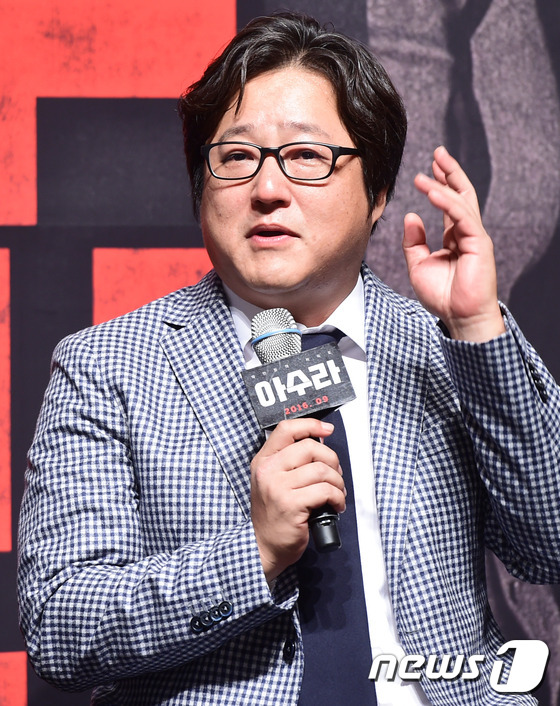 (서울=뉴스1스타) 권현진 기자 = 배우 곽도훈이 1일 오전 서울 압구정cgv에서 열린 영화 '아수라'(감독 김성수) 제작발표회에 참석해 인사말을 하고 있다.