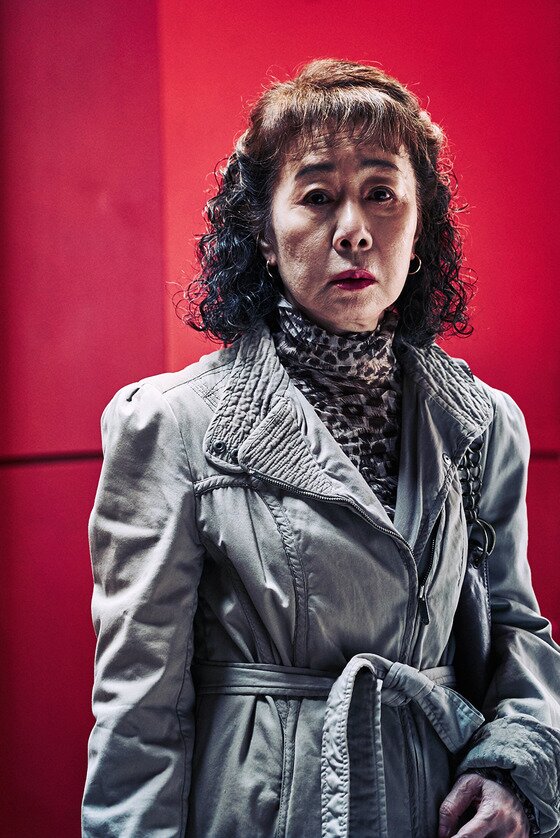 본문 이미지 - 윤여정이 소감을 밝혔다. ⓒ News1star/ '죽여주는 여자' 스틸