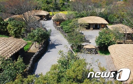 본문 이미지 - 제주민속촌. (제주민속촌 제공) 2016.09.12/뉴스1 ⓒ News1
