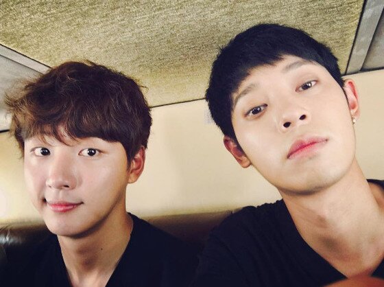 본문 이미지 - 정준영과 윤시윤이 다정한 분위기의 사진을 남겼다. ⓒ News1star / 정준영 인스타그램