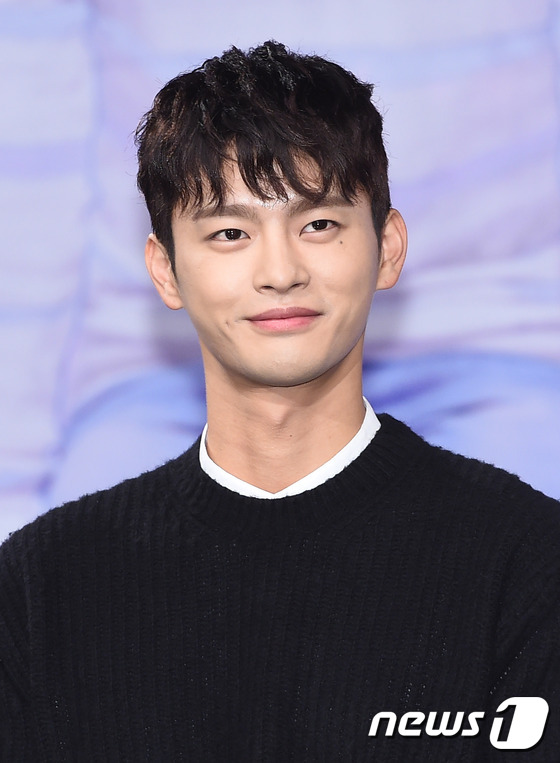 (서울=뉴스1스타) 고아라 기자 = 가수 겸 배우 서인국이 19일 오후 서울 상암MBC 골든마우스홀에서 열린 새 수목드라마 ‘쇼핑왕 루이’(극본 오지영, 연출 이상엽) 제작발표회에 …