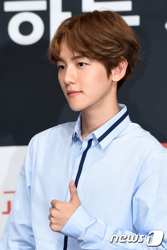 (서울=뉴스1스타) 고아라 기자 = 엑소 백현이 2일 오후 서울 강남구 일지아트홀에서 열린 '빼빼로와 함께하는 EXO-K 팬사인회'에 참석해 포즈를 취하고 있다.