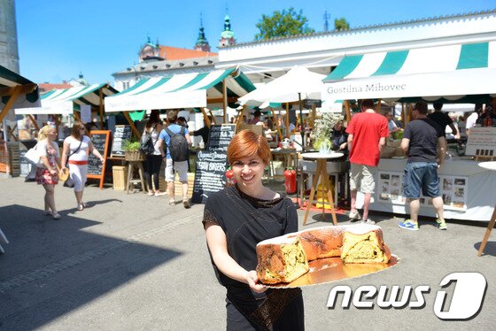 본문 이미지 - 오픈 키친 마켓(사진제공=슬로베이나 관광청)ⓒ News1