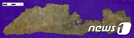 본문 이미지 - 기증받은 털매머드 피부 표본 (문화재청 국립문화재연구소 제공)