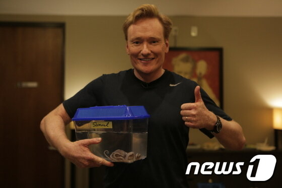 본문 이미지 - 사무엘과 재회한 코난 오브라이언. 관광공사 제공 ⓒ News1