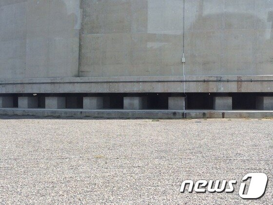 본문 이미지 - 8.6규모의 강진에도 견딜 수 있는 LNG탱크 하부 TPI 설비 ⓒ News1