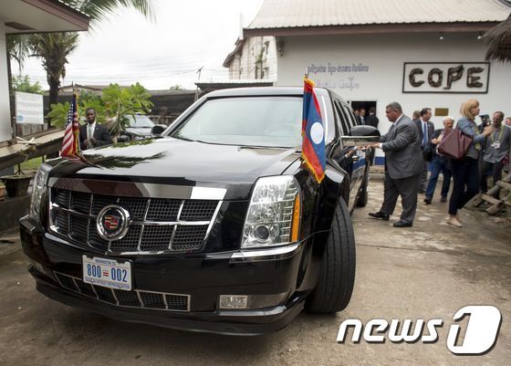 본문 이미지 - '더 비스트(The Beast)'라고 불리는 미 대통령의 리무진. ⓒ AFP=뉴스1 ⓒ News1 최종일 기자
