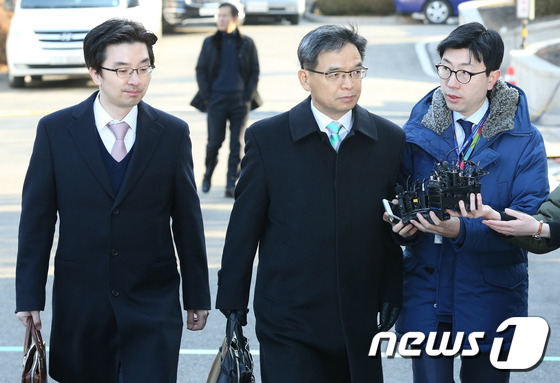 탄핵심판 3차 변론기일 참석하는 박 대통령측 변호사