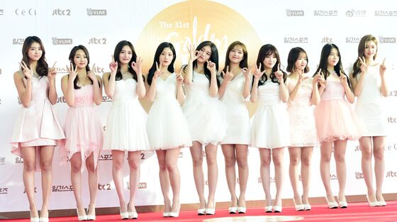 아이오아이, 10주년 앞두고 재결합? "내부 검토 중"