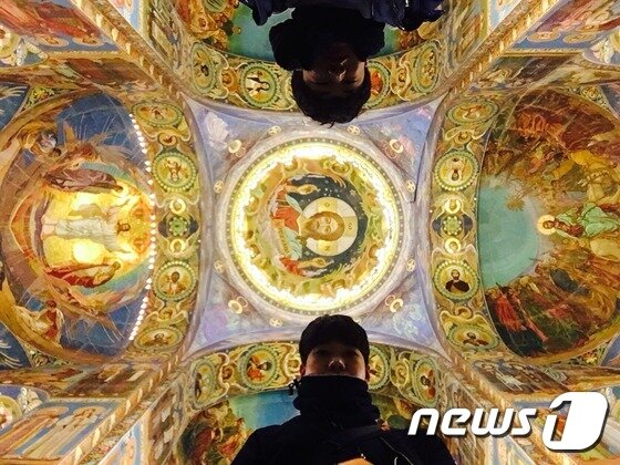 본문 이미지 - ‘가천스와로브스키’팀의 러시아 상트페테르부르크 그리스도 부활성당 탐방 사진.(가천대 제공)ⓒ News1