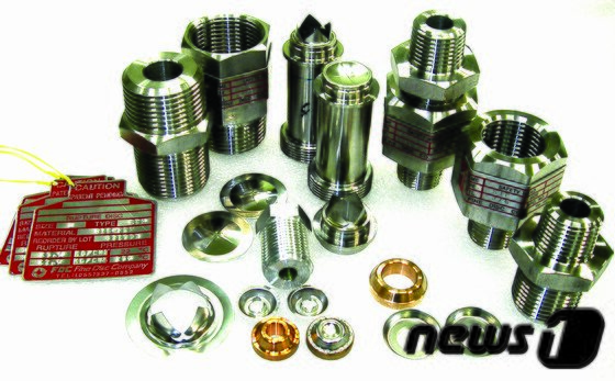 본문 이미지 - 에프디씨㈜가 생산한 다양한 파열판. 2017.1.17.뉴스1 ⓒ News1 남경문 기자