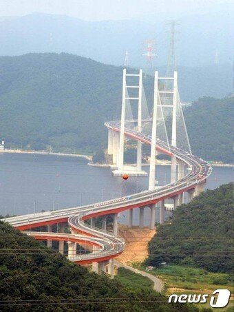 본문 이미지 - 마창대교 전경(경남도 제공02017.1.2./뉴스1ⓒ News1