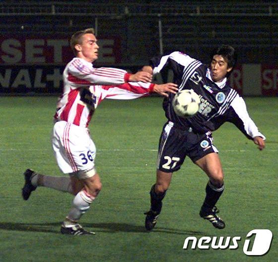 본문 이미지 - 디종에 입단한 권창훈의 스승 서정원(오른쪽) 수원삼성 감독도 프랑스 리그를 경험했다. ⓒ AFP=News1