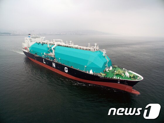 본문 이미지 - 현대중공업 모스형 LNG 운반선 '세리카멜리아'호ⓒ News1