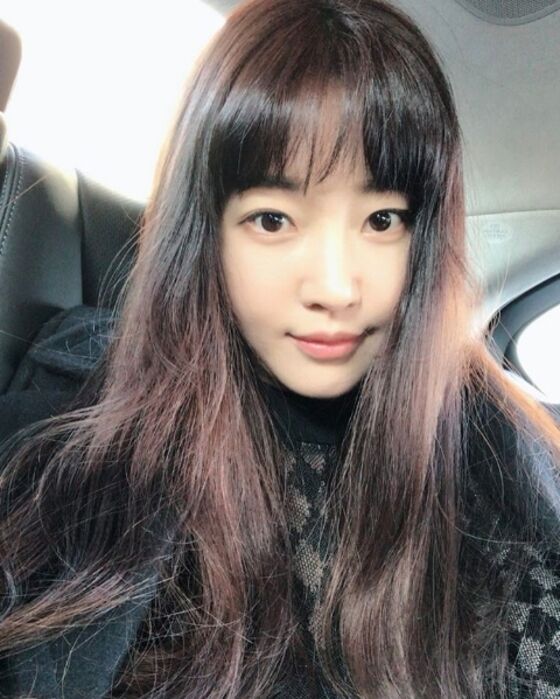 김사랑, 앞머리 헤어스타일 하고 더 어려보이는 미모 - 뉴스1 김사랑, 앞머리 헤어스타일 하고 더 어려보이는 미모 - 뉴스1