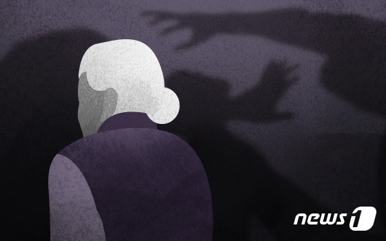 "기저귀 갈며 키웠는데"…노모 때려 숨지게 한 남매 징역 20년 구형