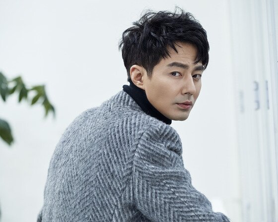 본문 이미지 - 배우 조인성이 영화 '더 킹' 촬영 당시를 회상했다. ⓒ News1star / 아이오케이