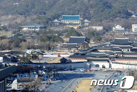 박근혜 대통령, 설 연휴 관저에서…특검·탄핵 준비