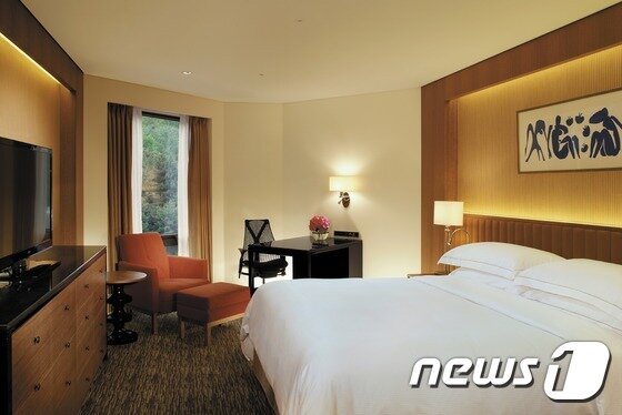 본문 이미지 - 디럭스 룸 1박이 포함된 럭키 뉴 이어 패키지Ⅰ.(이미지제공=그랜드 힐튼 서울)ⓒ News1