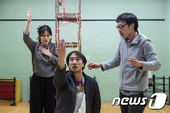 본문 이미지 - 다음은 연극 '예수 고추 실종 사건' 연습 장면 ⓒ News1