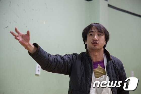 본문 이미지 - 다음은 연극 '예수 고추 실종 사건' 연습 장면 ⓒ News1