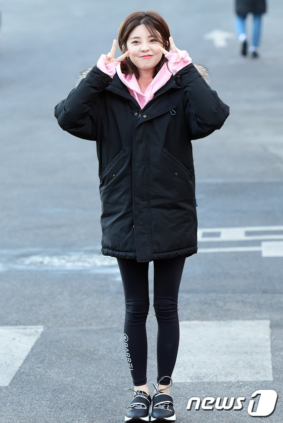 (고양=뉴스1스타) 권현진 기자 = 가수 혜이니가 지난 16일 오전 경기도 고양실내체육관에서 열린 MBC 설특집 ‘2017 아이돌스타 육상 양궁 리듬체조 에어로빅 선수권대회’(이하 …