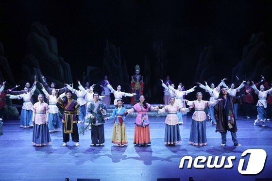 본문 이미지 - 어린이 국악극 '만만파파 용피리' 공연 장면(사진=국립국악원)