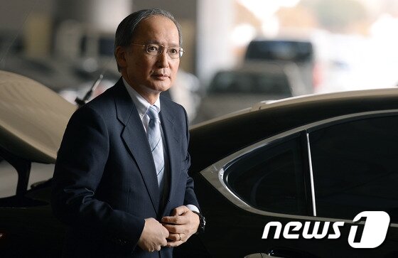 본문 이미지 - 본국으로부터 일시 귀국 조치를 받은 나가미네 야스마사(長嶺安政) 주한일본대사가 지난 1월 9일 출국하기 위해 서울 김포공항에 도착하고 있다. 뉴스1 ⓒ News1 김명섭 기자