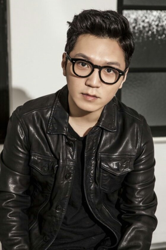 본문 이미지 - 히트 작곡가 이단옆차기의 박장근이 현역으로 군입대했다.ⓒ News1star/ 더블킥컴퍼니 