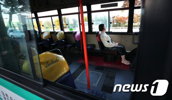 평화의 소녀상, 92번 버스 타고 수원 누빈다