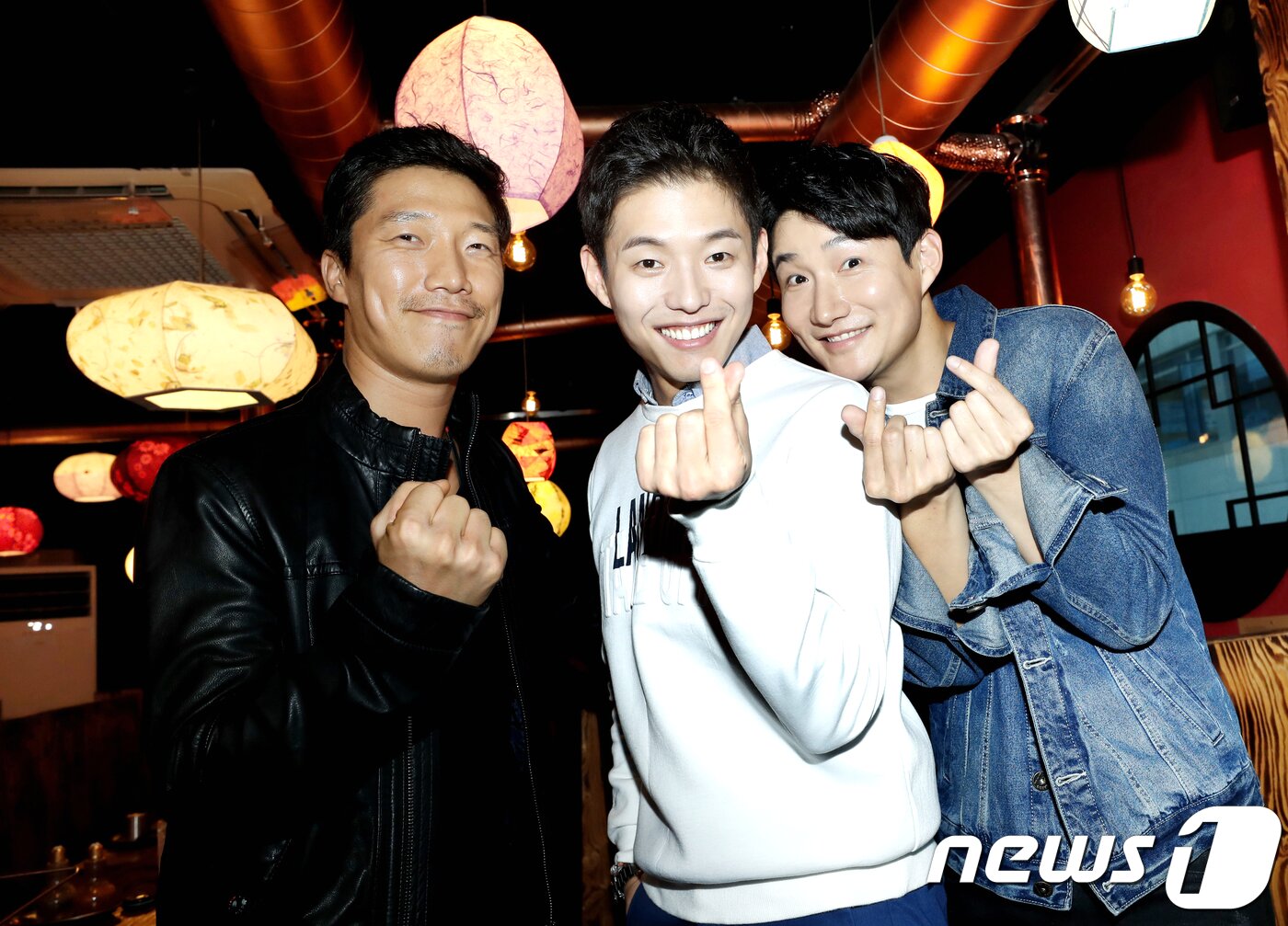 본문 이미지 - 2017.10.24. 종각역 인근 양꼬치집, 영화 '범죄도시' 배우 홍기준, 하준, 허동원(왼쪽부터) 인터뷰. ⓒ News1 권현진 기자