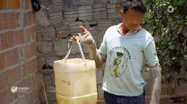 본문 이미지 - 독일 제1 공영방송 ARD가 방영한 '하리보 체크'. ⓒ News1