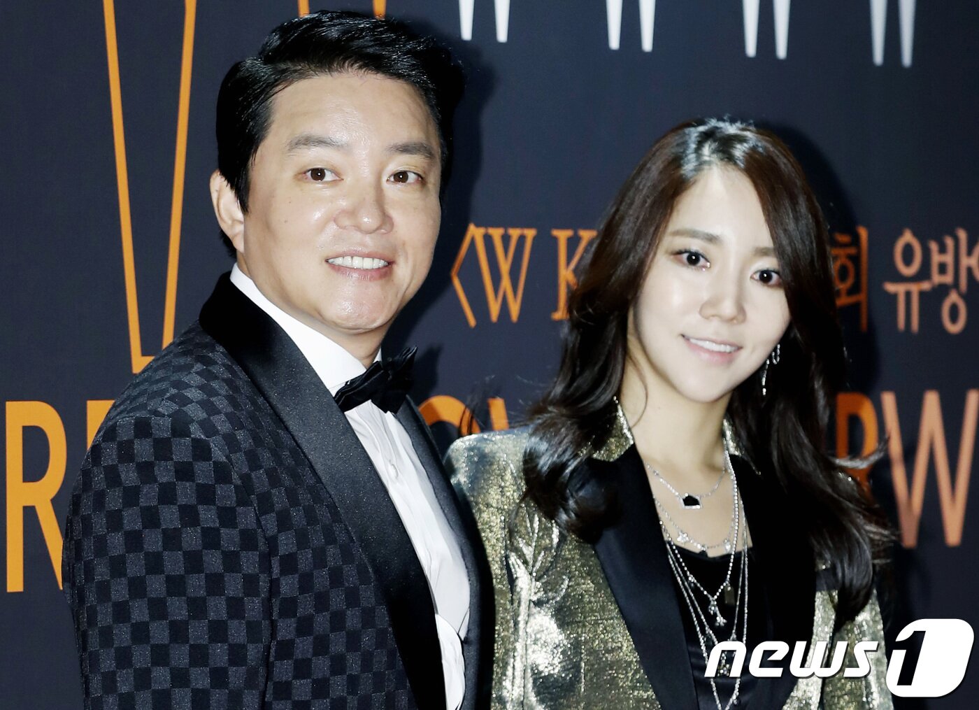 본문 이미지 - 배우 이범수, 이윤진(오른쪽). ⓒ News1 