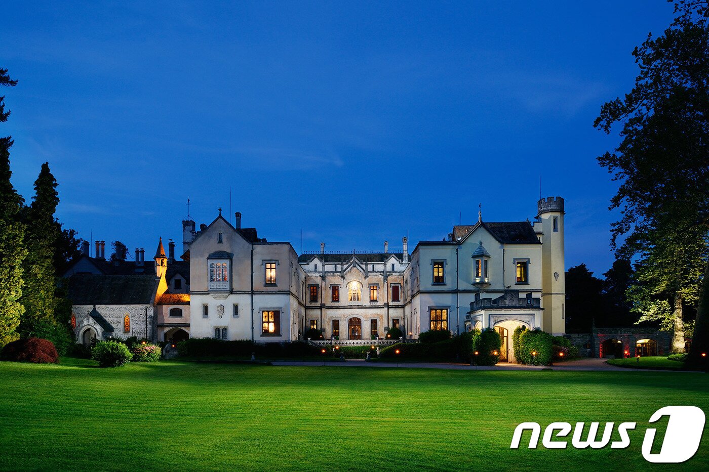 본문 이미지 - 이탈리아 롬바르디아의 달 포쪼 성. 에어비앤비 제공.ⓒ News1