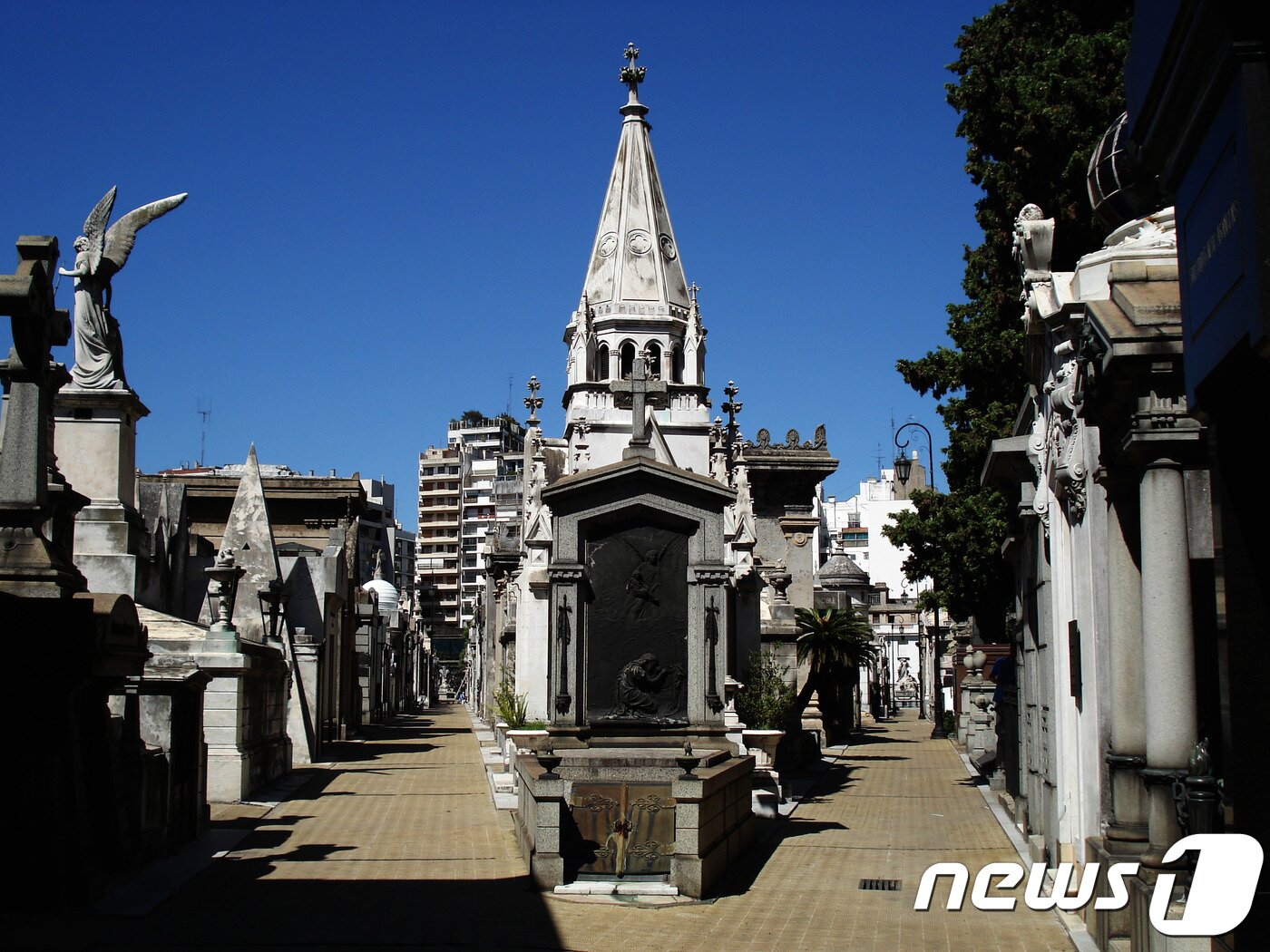 본문 이미지 - 아르헨티나 부에노스아이레스에 있는 '레콜레타 묘지'ⓒ News1