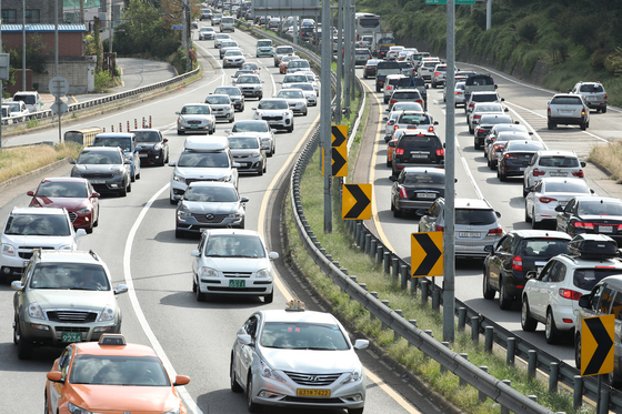설 연휴 고속도로 통행료 '0원'…지역상품권 4조 풀고 고궁 무료 개방