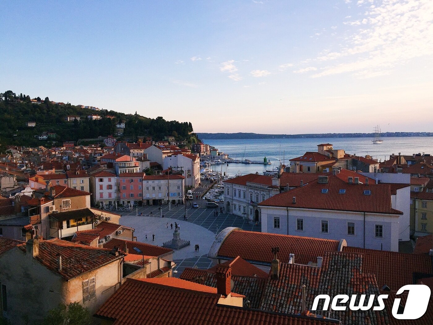 본문 이미지 - 아드리아해를 면하고 있는 슬로베니아 대표 휴양 도시 '피란'. 국내엔 드라마 '디어 마이 프렌즈'의 촬영지로 알려져 있다.ⓒ News1 윤슬빈 기자
