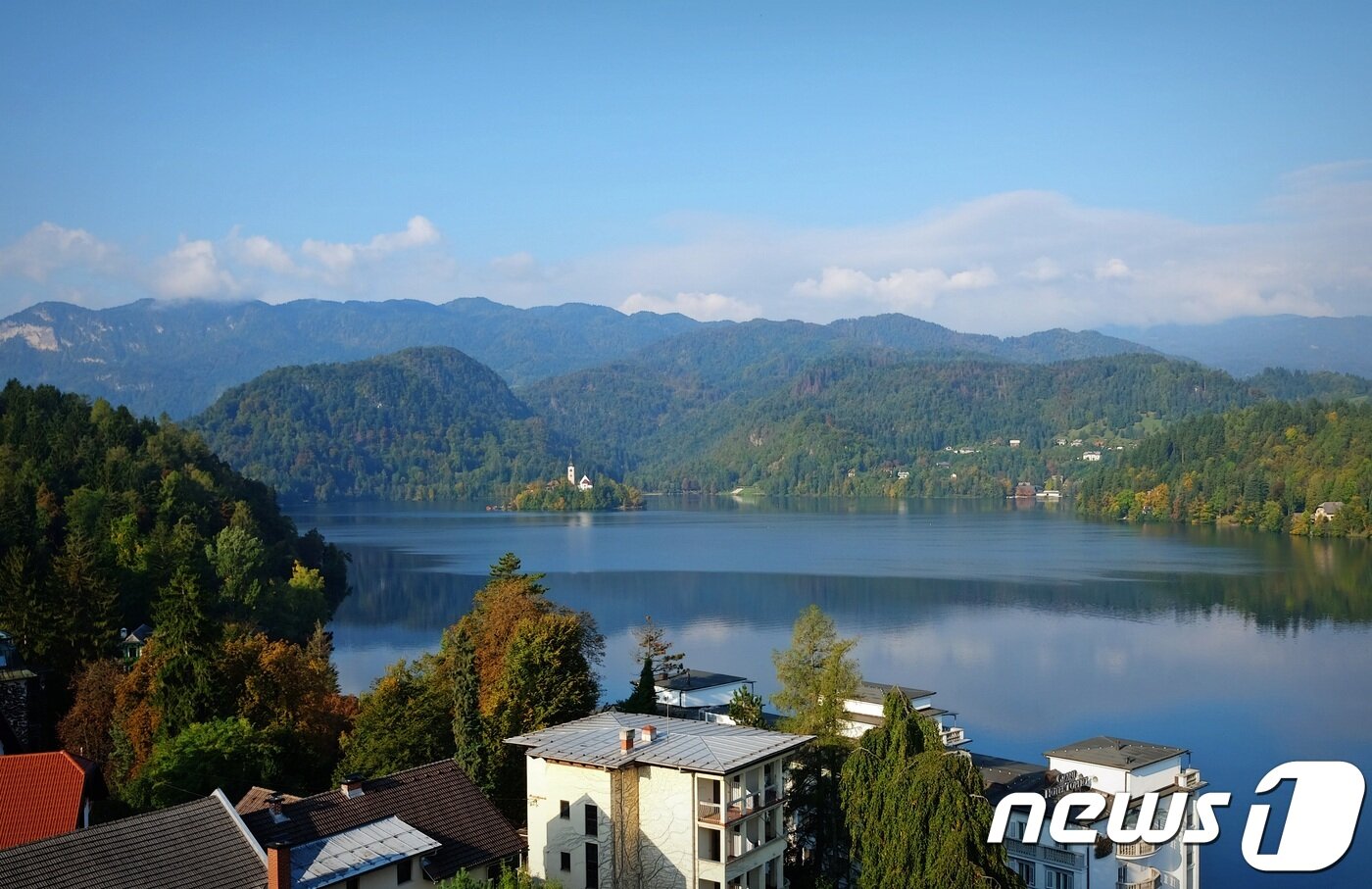 본문 이미지 - 슬로베니아의 대표 관광 명소이자 율리아 알프스 산맥에 둘러싸인 블레드ⓒ News1 윤슬빈 기자