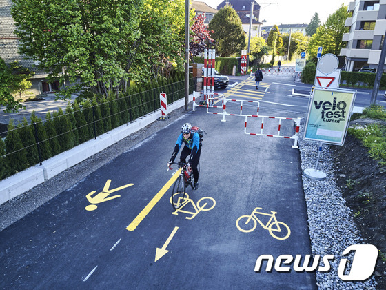 루체른의 자전거 전용도로인 '벨로베그'. Emanuel Ammon _Luzern Tourismus 제공© News1