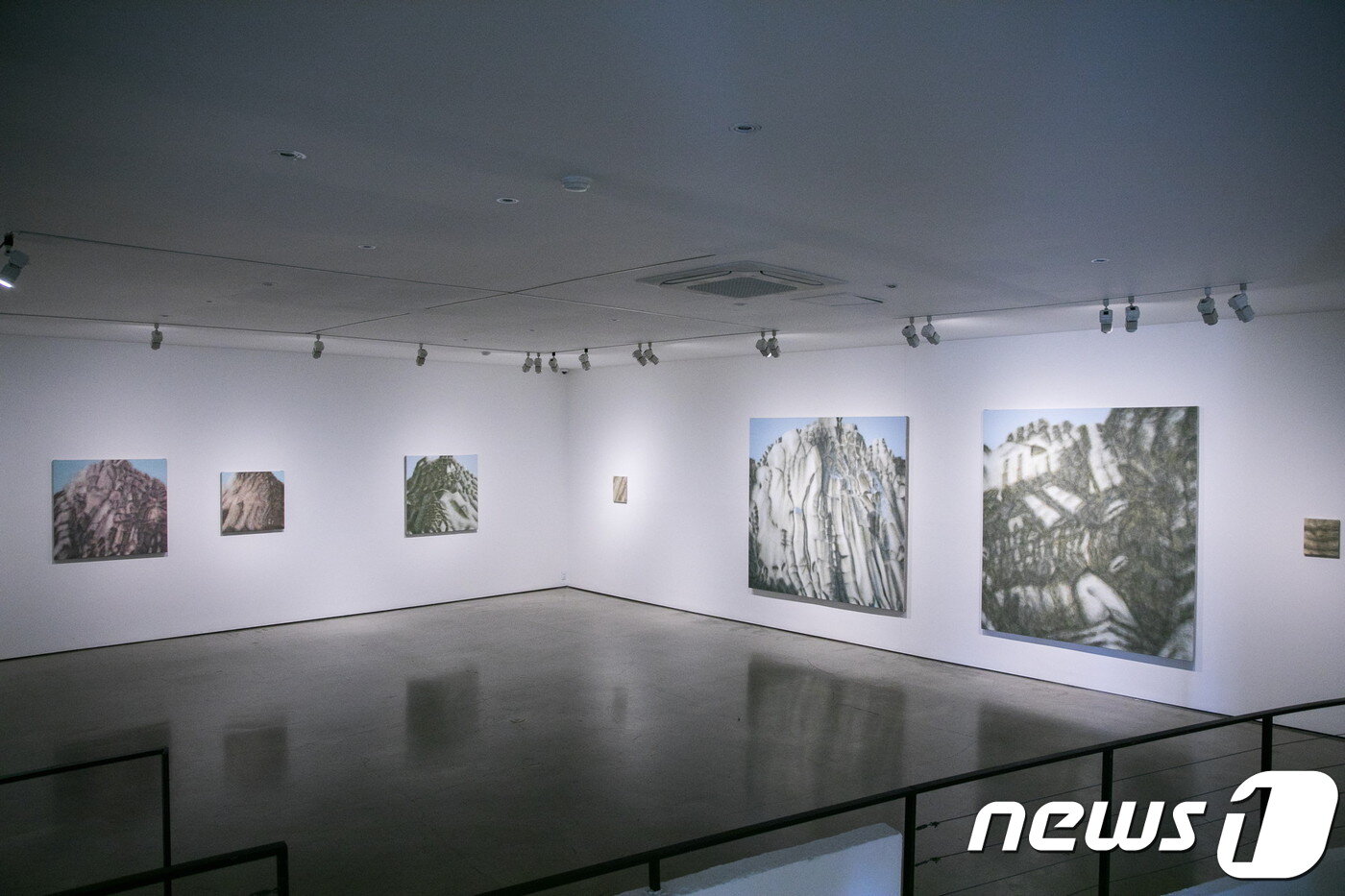 본문 이미지 - 정주영 개인전 '풍경의 얼굴' 전시전경ⓒ News1